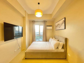B3 Chic Sunset Studio Escape